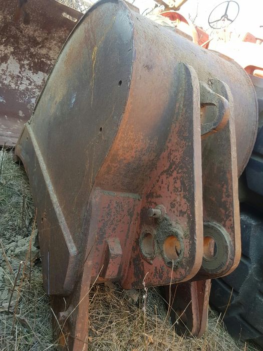 2 cupe(bena) excavator taluzat