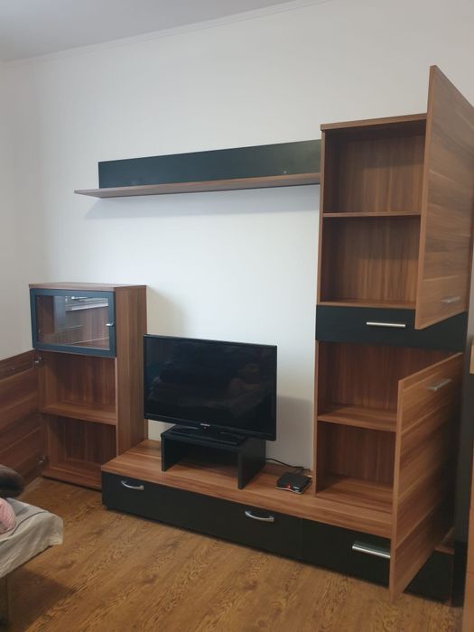Vând mobilă living