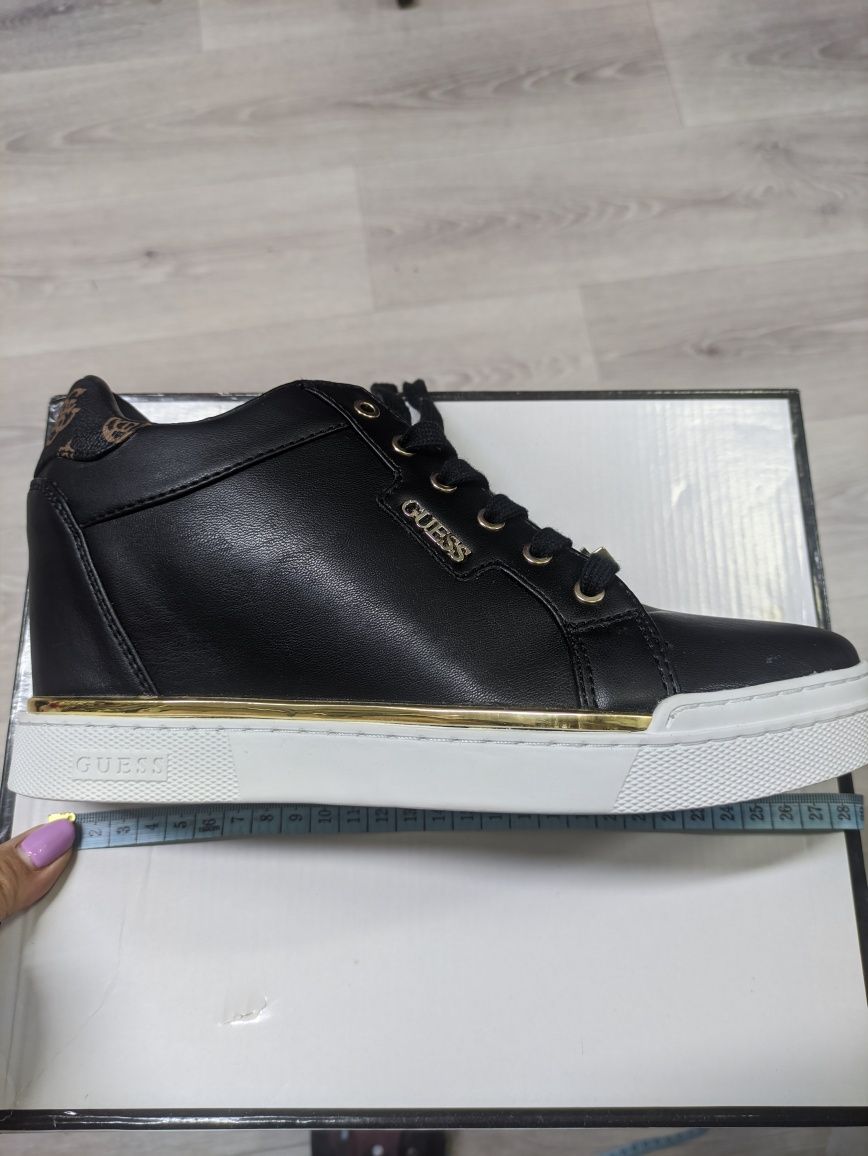 Ботинки Guess оригинал большемерки 41 размер