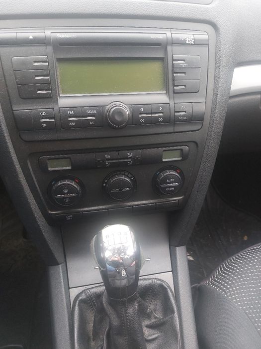 Vând Skoda Octavia II