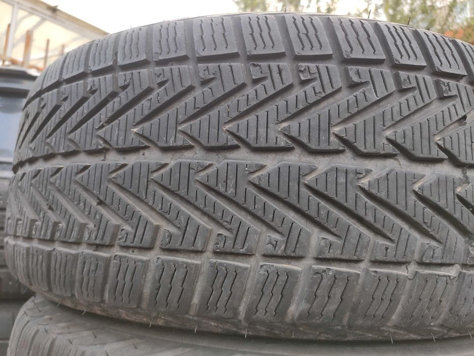 4бр Зимни гуми 225 50 17 - Vredestein