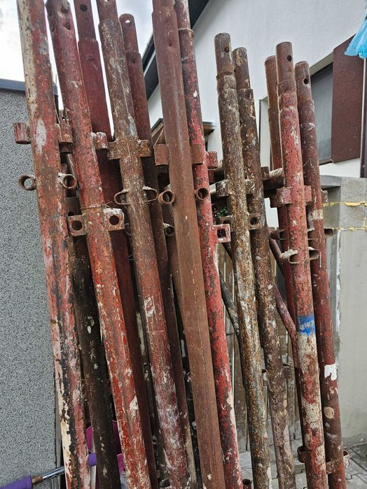 Vând schelă metalica