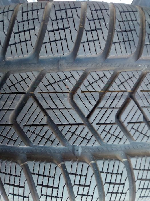 Jante originale Audi Q7(4M) 18" anvelope  iarnă Pirelli