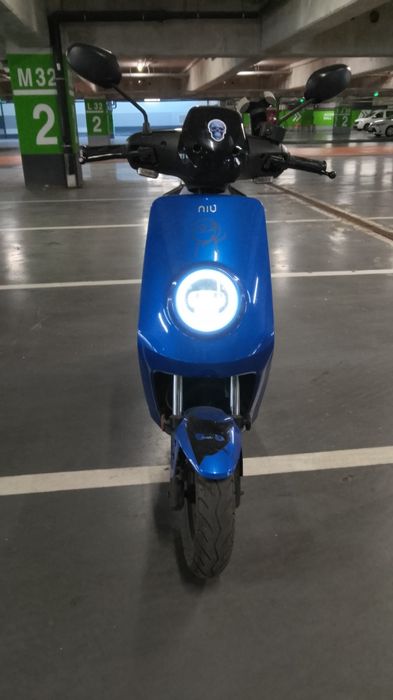 Scuter NIU MQi+ Sport 48V+ casca flip-up L cadou