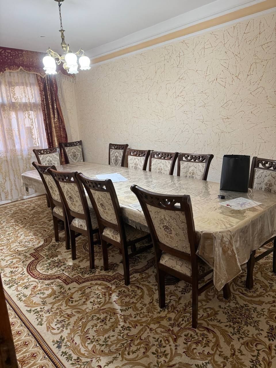 4хоналик квартира 4каватда сотилади, 6метрли балкони билан, шарк 1,одд