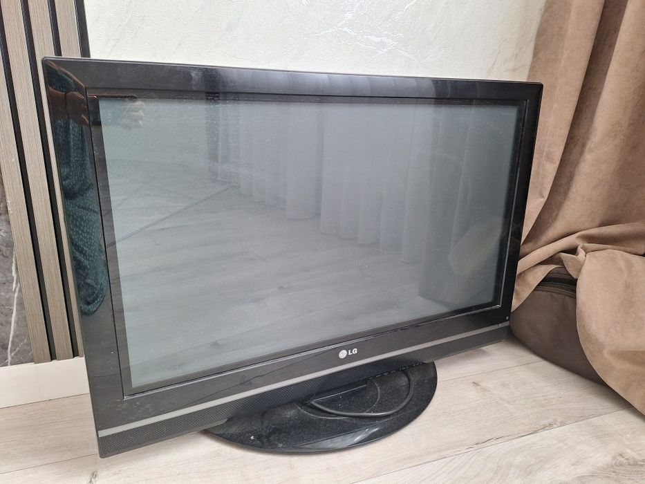 Продам телевизор LG