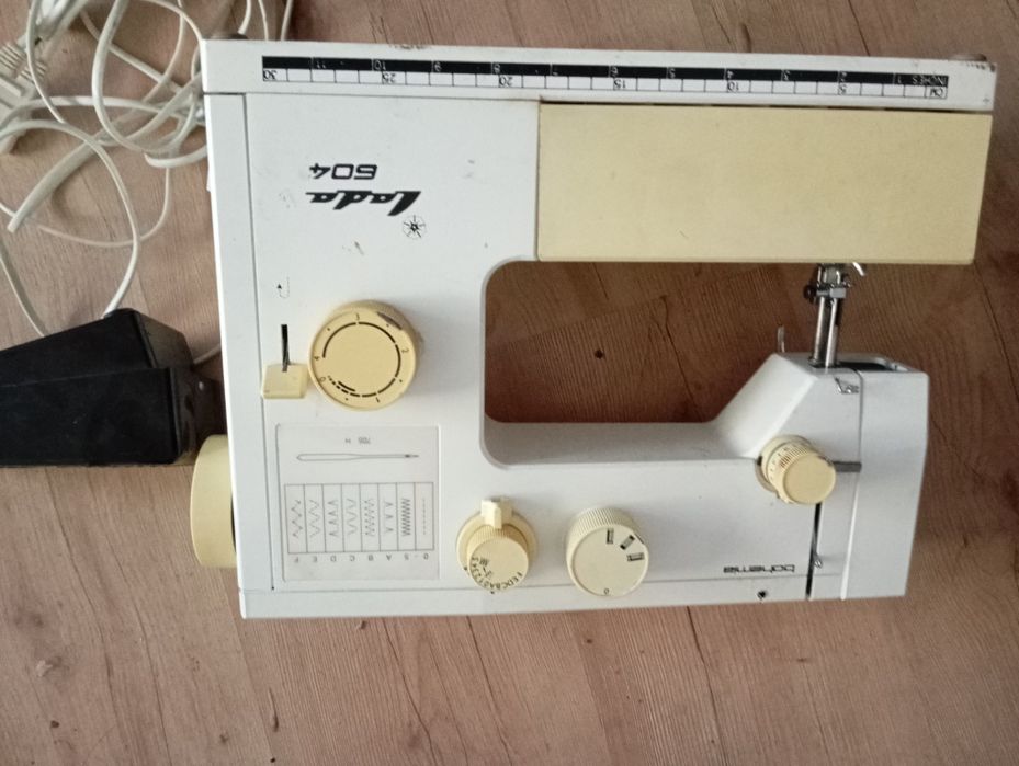 Швейная машинка Lada 604