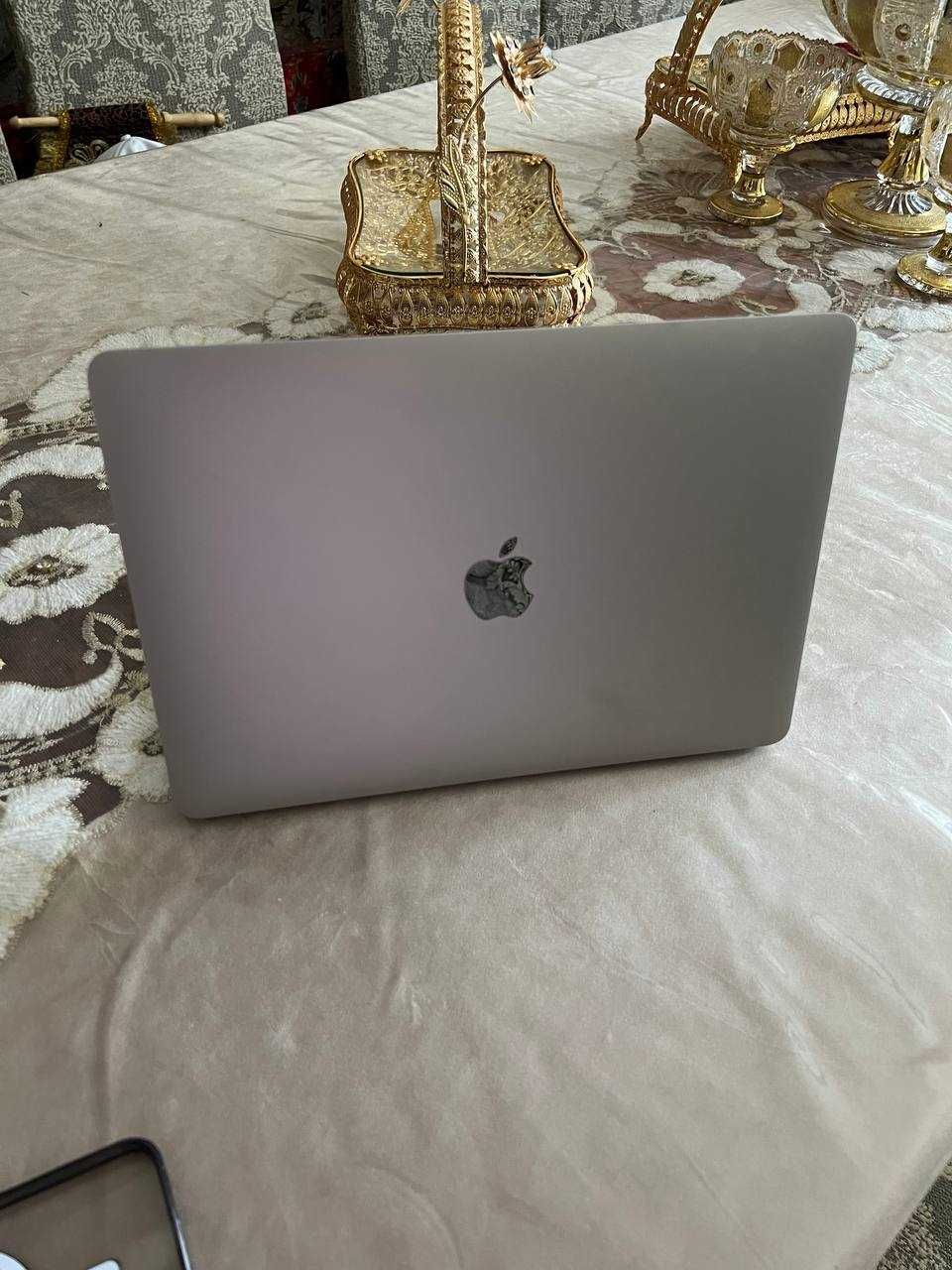 Apple MacBook Pro 2020  (Core i5 10th Gen/16 GB/500 GB SSD