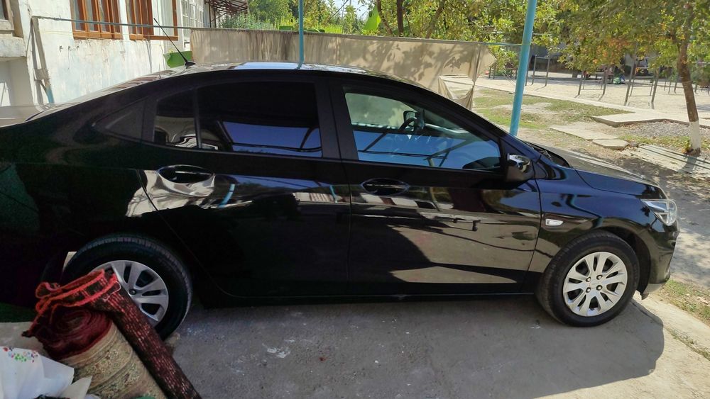 Bir qoʻl moshina oʻzimnik