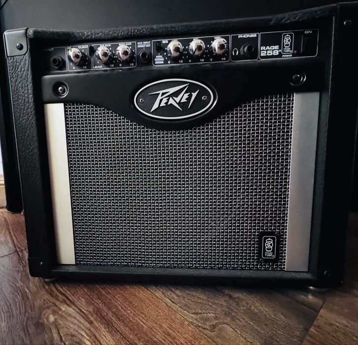 Комбоусилитель Peavey Rage 258