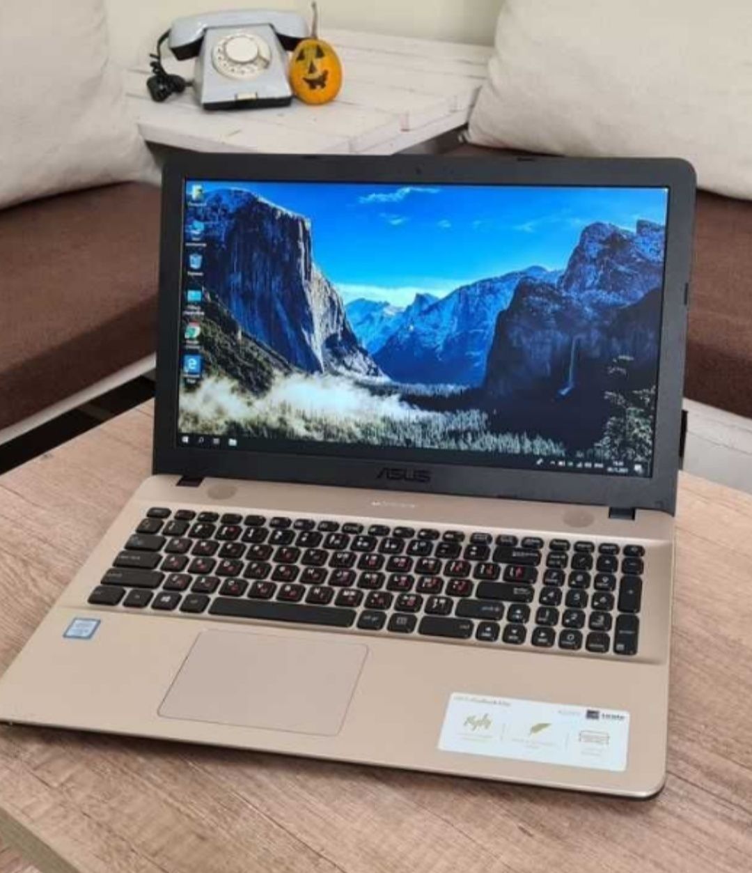 ASUS Vivobook 15.6 ieftin