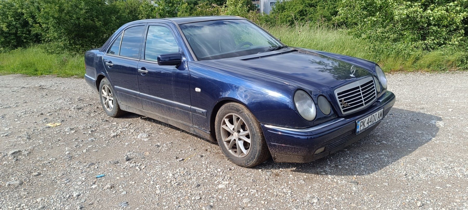 Продавам Мерцедес W210.
