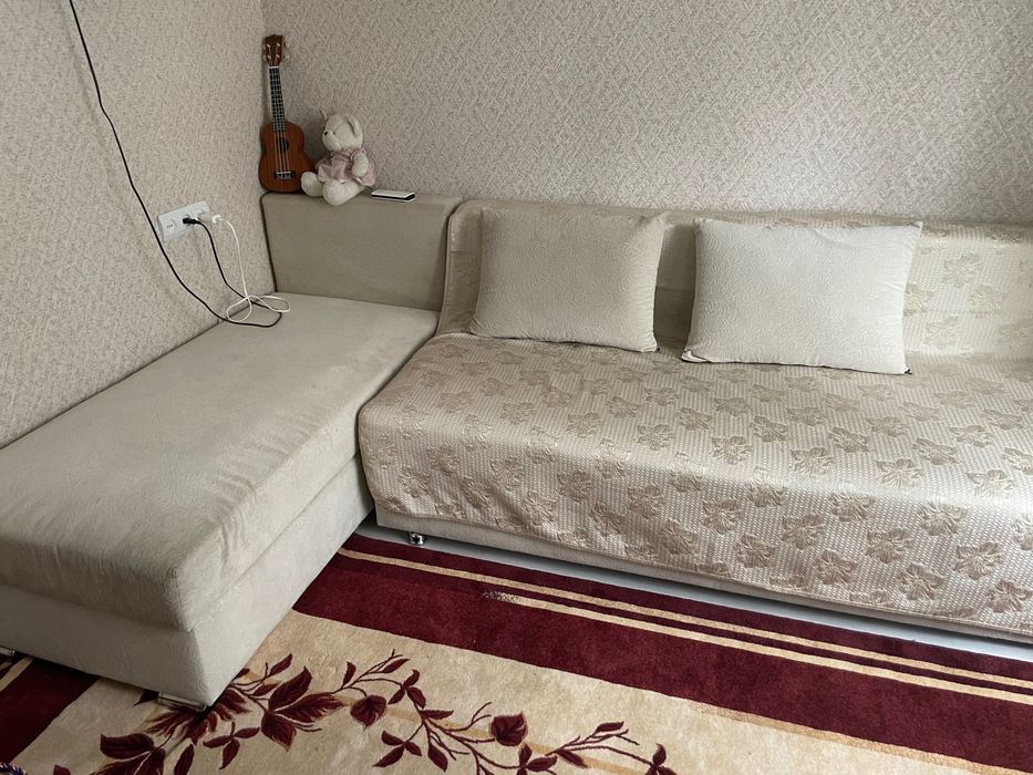 Продам красивый угловой диван