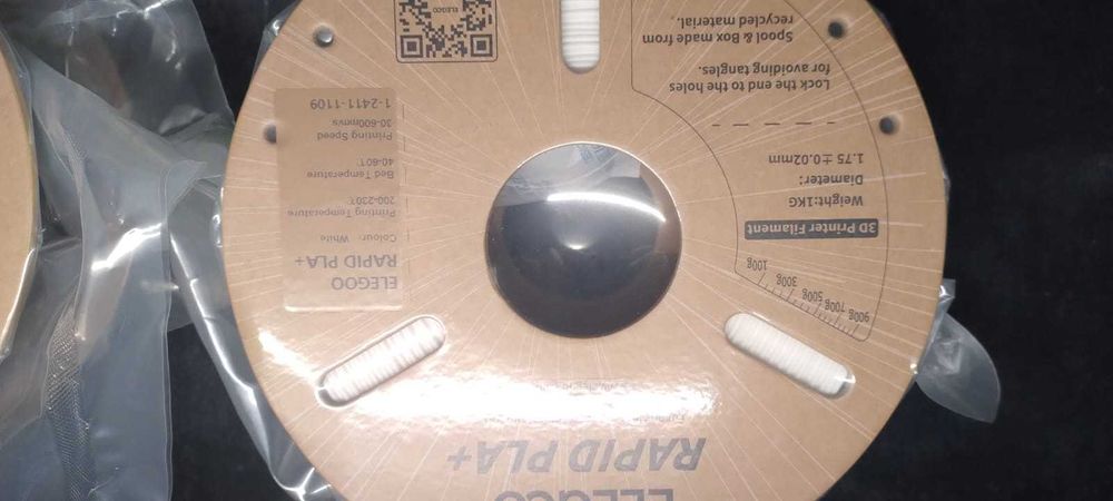 Filament PLA (Negru ) si Rapid PLA+ (alb)