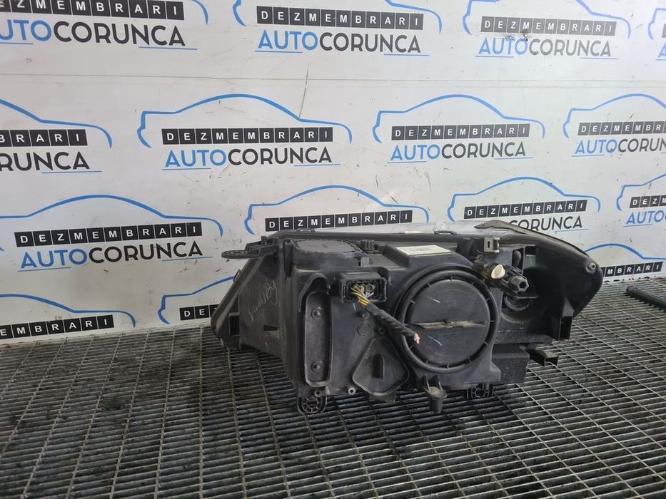 Far Dreapta BMW X3 F25 2010 - 2014 SUV 4 Usi (1044) Fara xenon