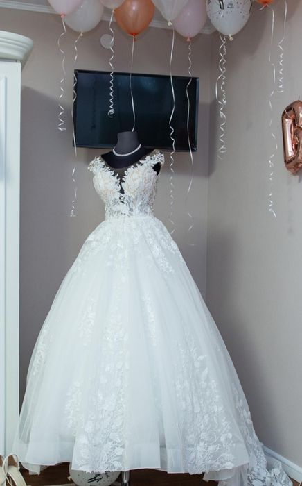 Vând Rochie/Rochita de mireasa