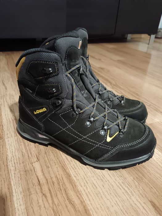 LOWA Vantage GTX Mid