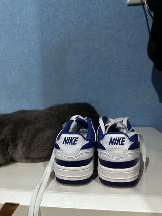 Продаю кроссовки Nike оригенальные