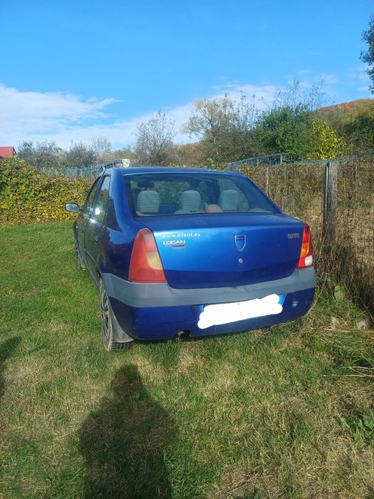 Vând Dacia Logan