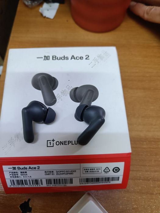 Продам наушники  OnePlus Buds Ace 2