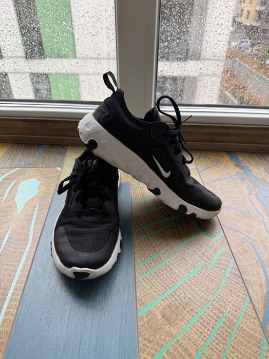 Маратонки Nike Renew