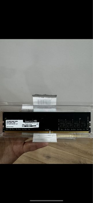 Продам Оперативную память 8GB DDR4 2400.