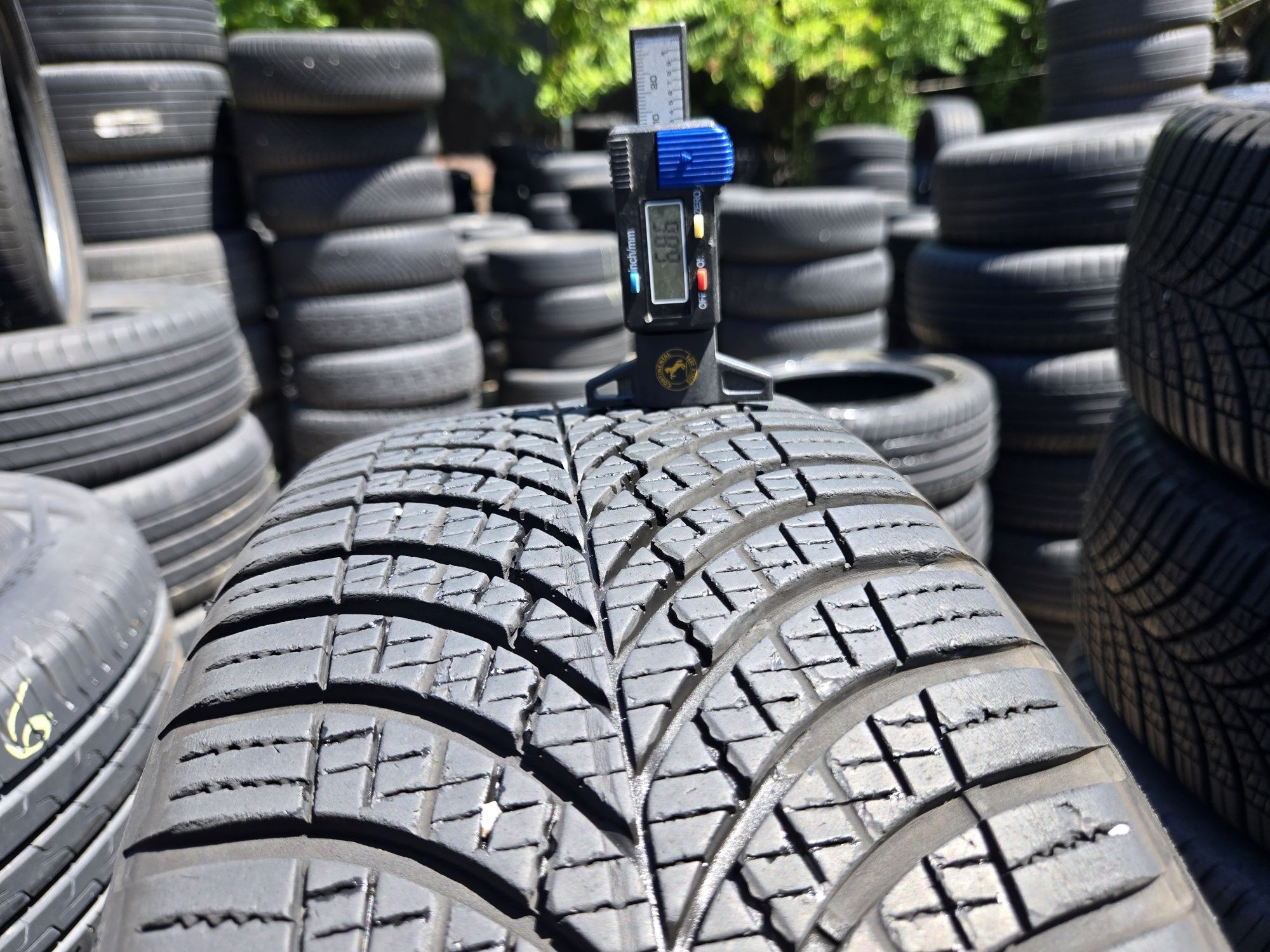 4бр. 205 55 16 Goodyear всесезонни.