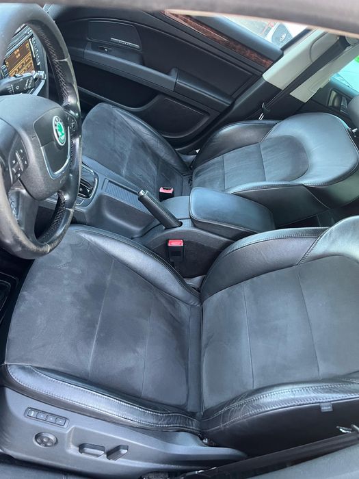 Skoda Superb Combi 2011