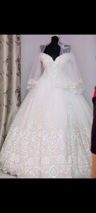 Vând rochie mireasă