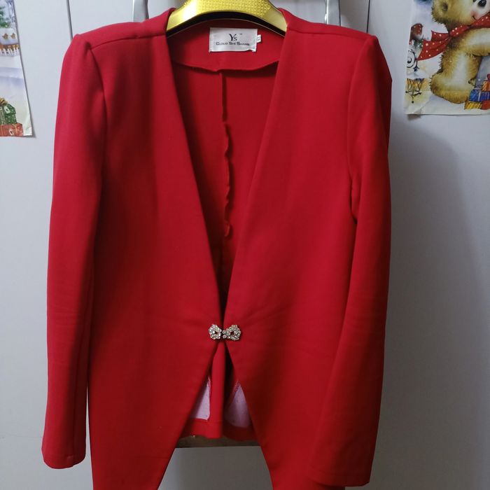 Продам женские пиджаки