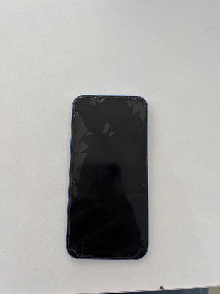 Iphone 13 blue