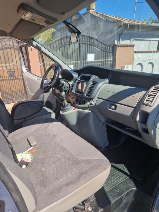 Opel vivaro 8+1 manual