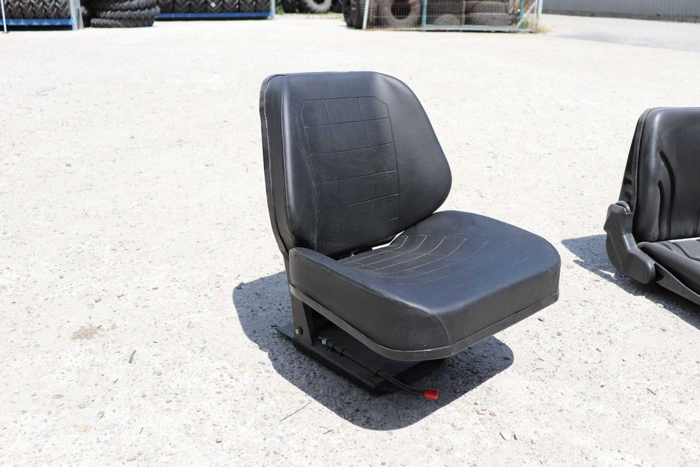 Scaun Tractor U650 cu amortizor si Reglaj Nou Garantie AgroMir