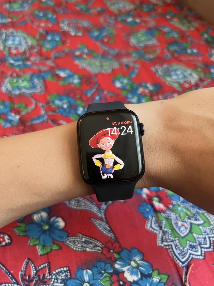 Продаётся apple watch se 2