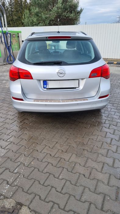 Opel Astra 2011 gri