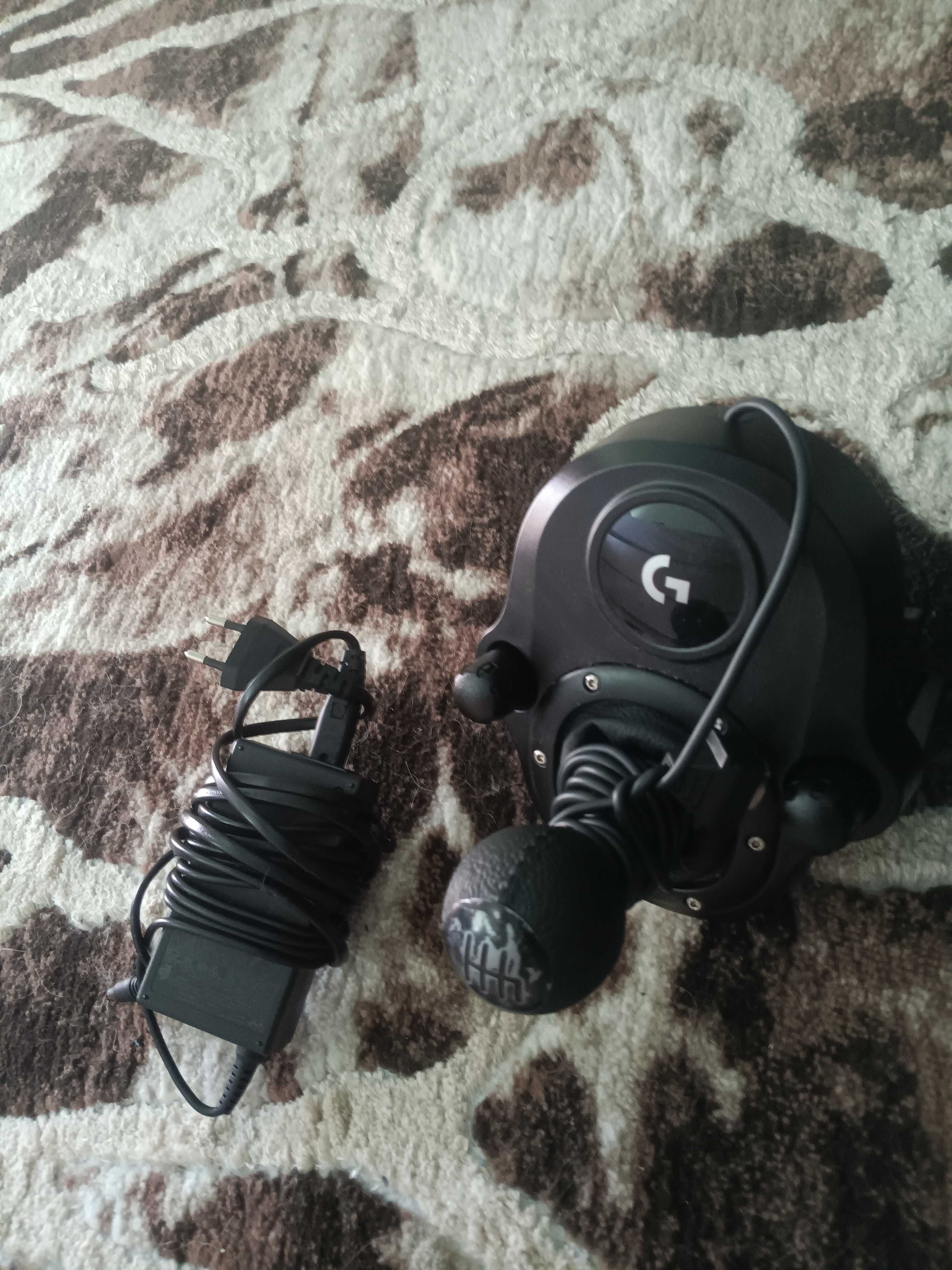 Волан с педали скоростен лост Logitech g29