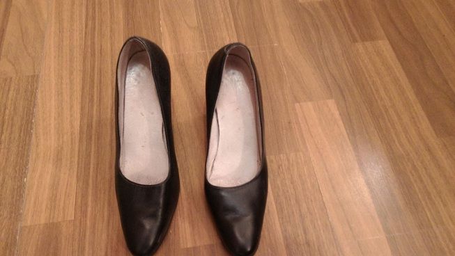 Нови и малко носени дамски обувки размер 37-38