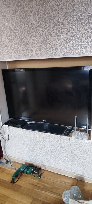 Телевизор LG в хорошом состоянии