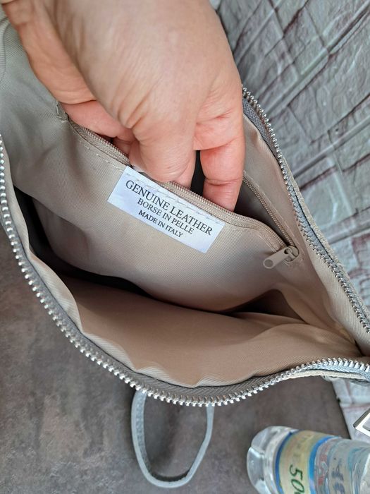 дамска малка чанта,Нова,сива-естествена кожа