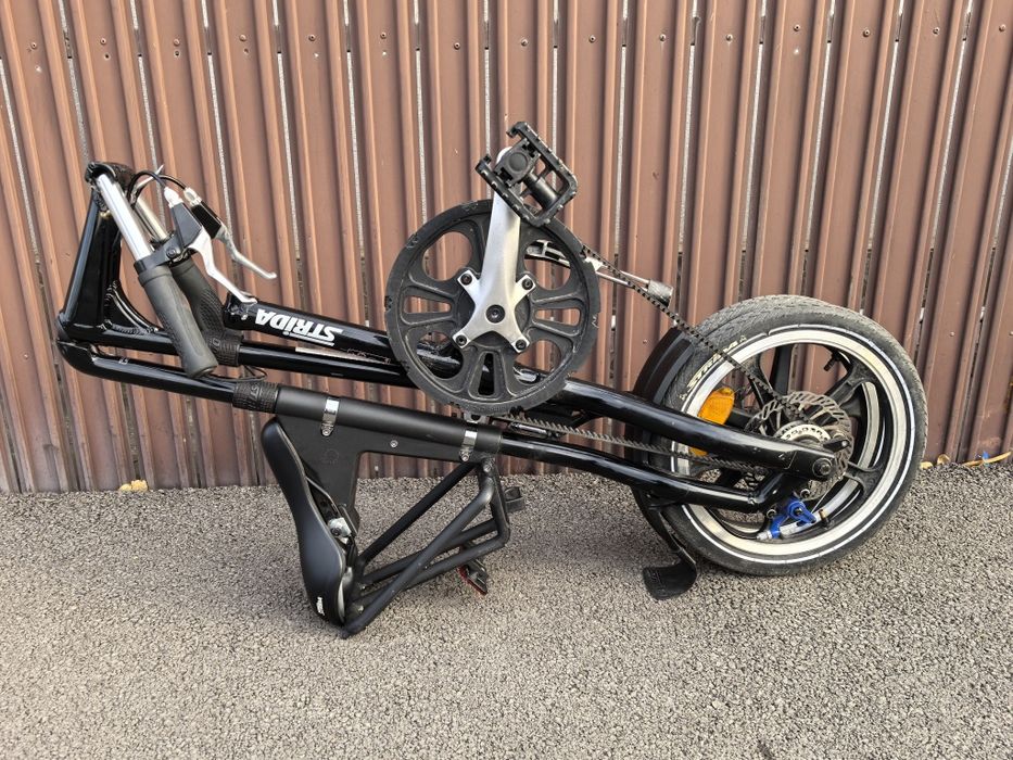 Bicicleta pliabila Strida