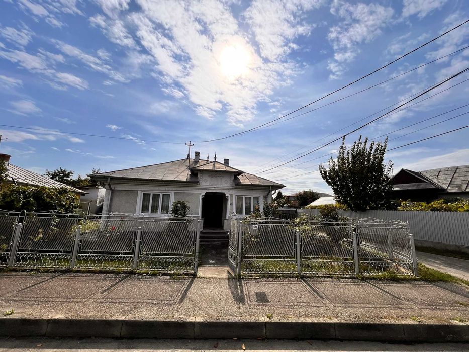 Casa în INIMA Târgului Neamț racordata la toate utilitatile