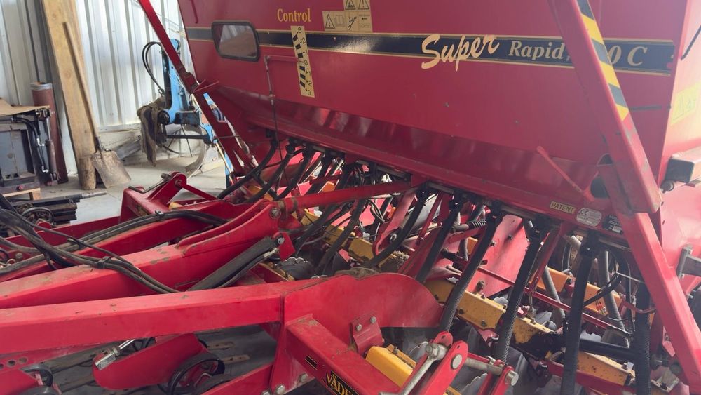 Semanatoare grau cu fertilizare vaderstad rapid 300 c
