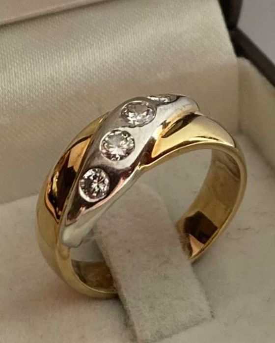 Inel de aur galben 14k cu 4 diamante 0.40ct montate in aur alb 7.80gr