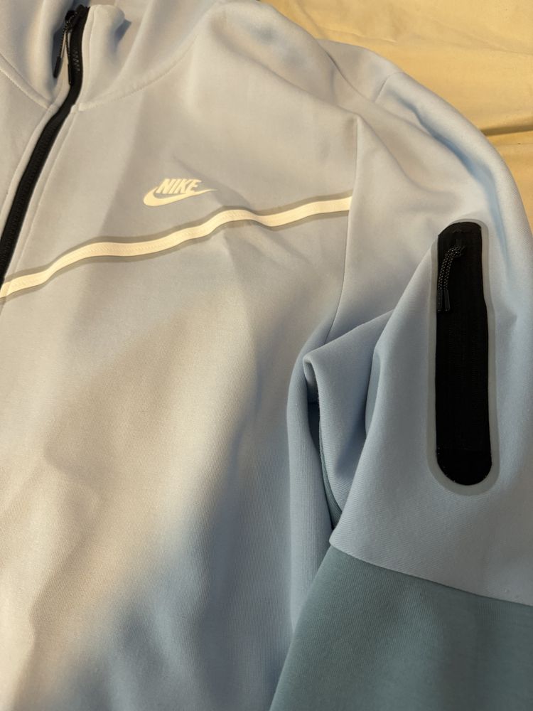 Nike tech baby blue