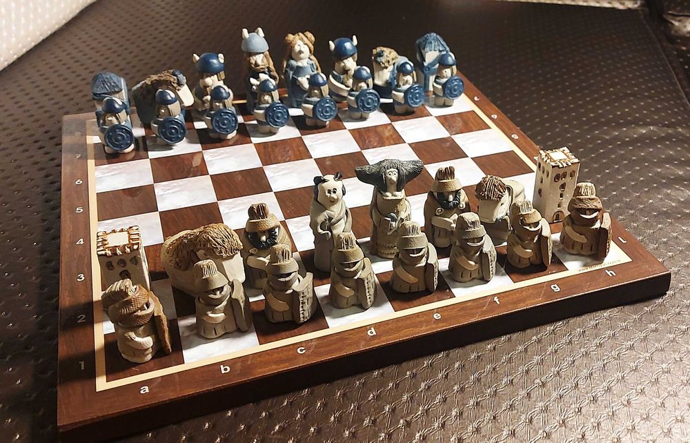 Joc de sah rustic si piese din ceramica FIMO lucrate in detaliu_SUPERB
