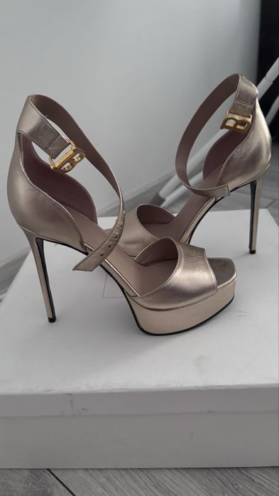 Sandale Balmain marimea 37 noi in cutie