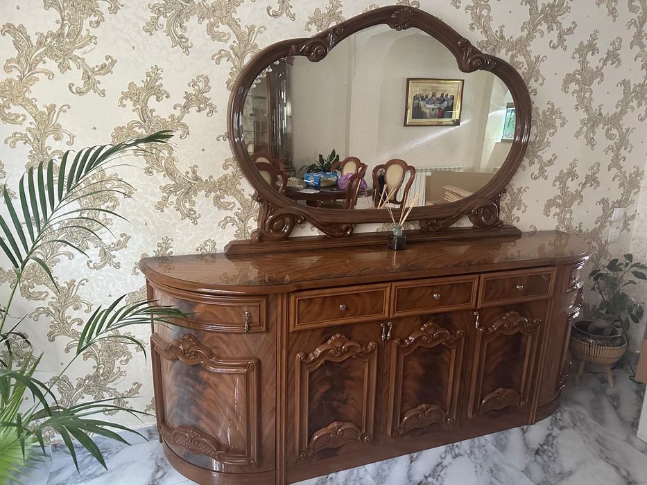 Set Mobilă in stare foarte buna