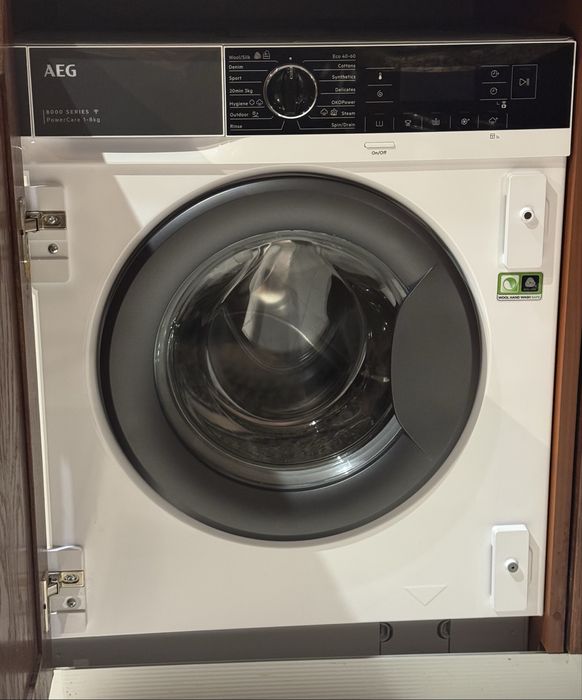 Пералня за вграждане AEG L8FBE48SCI серия 8000 8 kg WIFI
