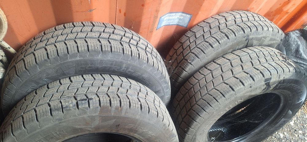 Vredestein  4бр.  215/75R16 C