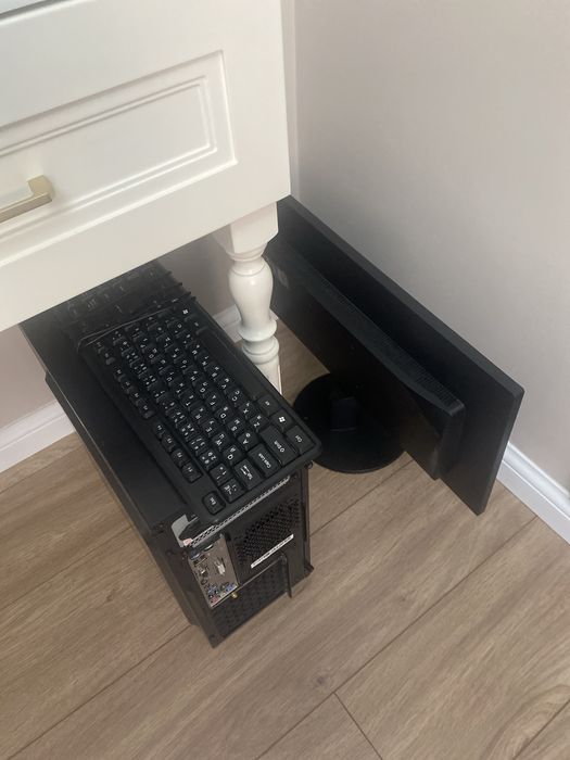 .	«Стационарный компьютер + монитор, клавиатура, мышь — рабочий»